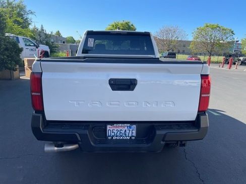Used 2024 Toyota Tacoma SR image 5