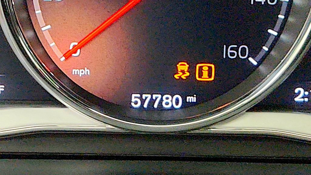 Used 2018 Volvo V60 T5 Cross Country w/ Convenience Package AWD/4WD image 15