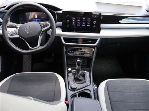 New 2026 Volkswagen Taos SE AWD/4WD image 15
