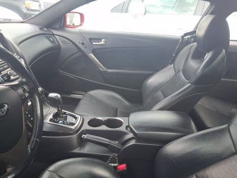 Used 2013 Hyundai Genesis 3.8 RWD image 15