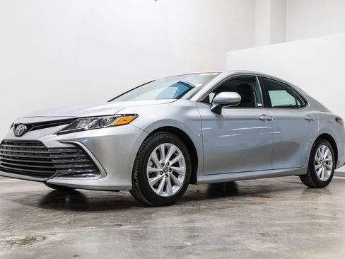 Used 2024 Toyota Camry LE image 3