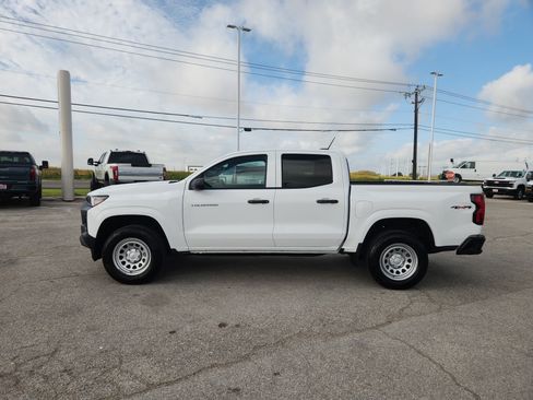 Used 2025 Chevrolet Colorado W/T w/ Advanced Trailering Package AWD/4WD image 4