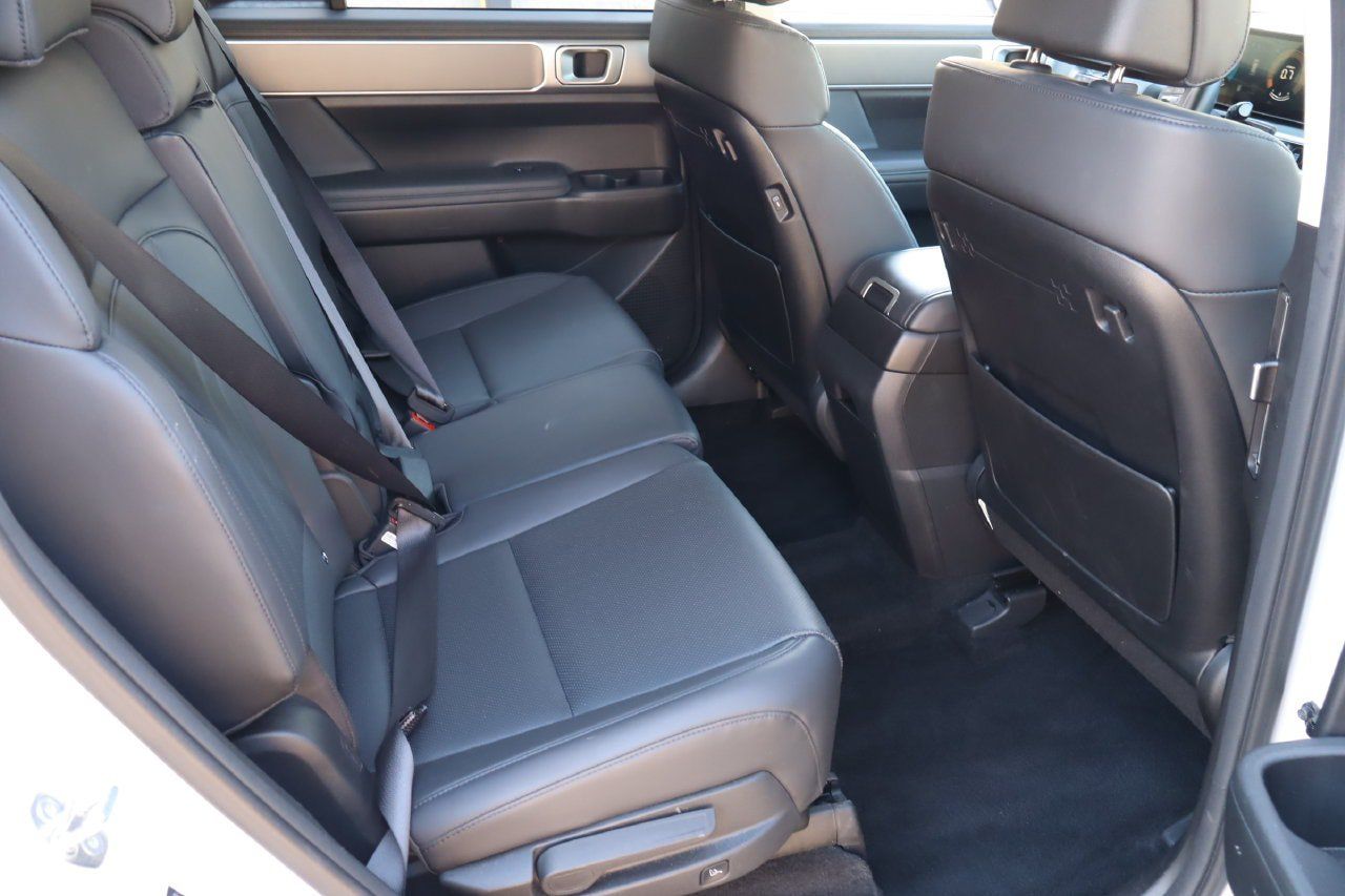 Used 2026 Hyundai Santa Fe SEL AWD/4WD image 18