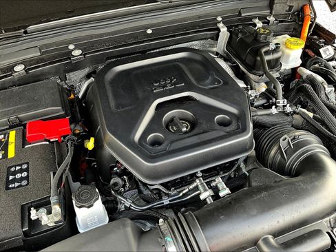 Used 2024 Jeep Wrangler Unlimited AWD/4WD image 29