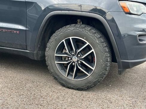 Used 2017 Jeep Grand Cherokee Trailhawk AWD/4WD image 15