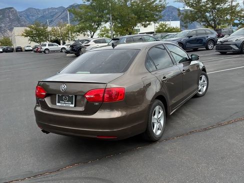 Used 2012 Volkswagen Jetta TDI FWD image 34