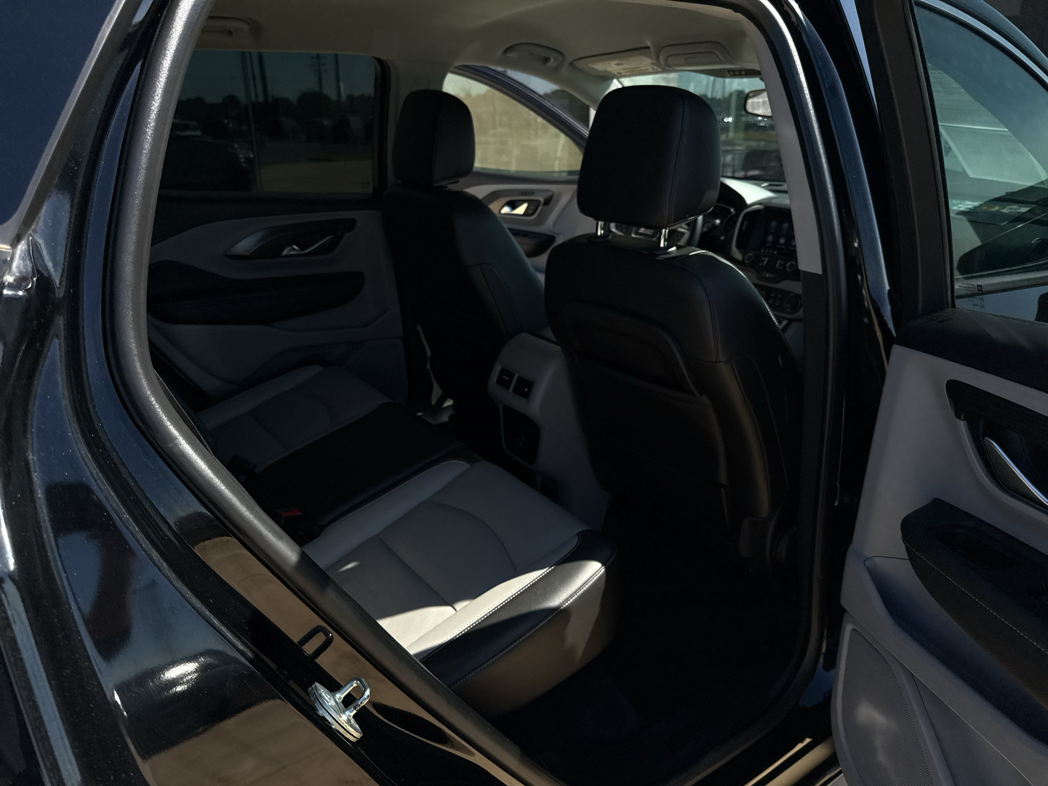 Used 2022 GMC Terrain SLT FWD image 17