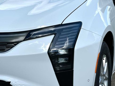 New 2027 Chrysler Pacifica Select FWD image 16