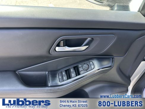 Used 2025 Nissan Rogue SV image 13