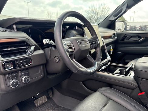 Certified 2025 GMC Yukon Denali w/ Sun & Power Step Package image 13