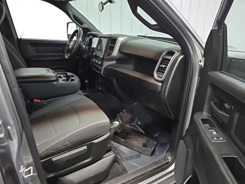 Used 2024 RAM 3500 Tradesman w/ Chrome Appearance Group AWD/4WD image 15