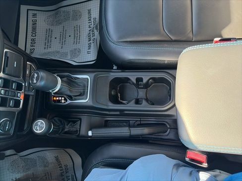 Used 2024 Jeep Wrangler High Altitude image 24