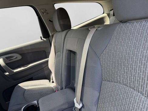 Used 2012 Chevrolet Traverse LS FWD image 32