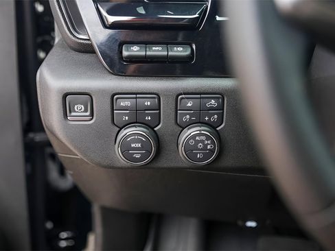 Certified 2025 Chevrolet Silverado 2500 ZR2 w/ Technology Package image 18