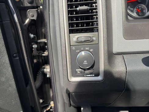 Used 2018 RAM 1500 Express w/ Express Value Package image 15