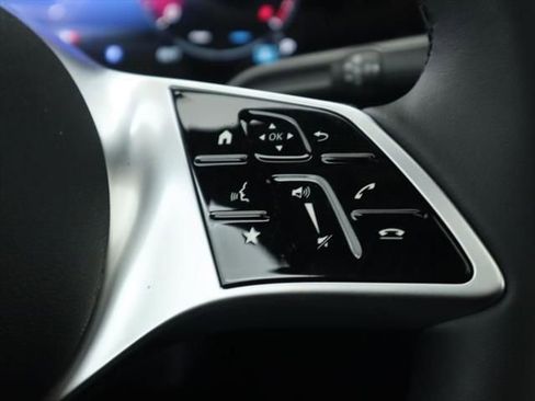 New 2026 Mercedes-Benz GLB 250 image 13