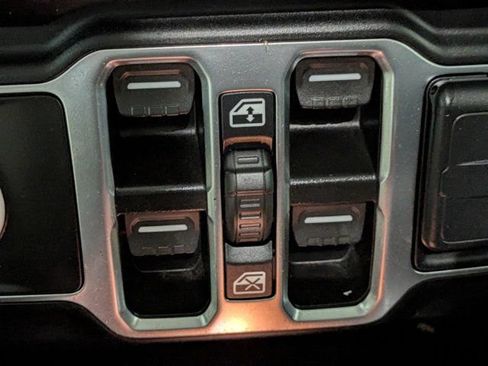 Used 2023 Jeep Gladiator Sport AWD/4WD image 21