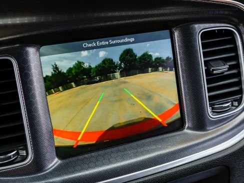 Used 2018 Dodge Charger SRT RWD image 27