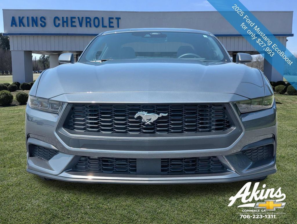 Used 2025 Ford Mustang Coupe RWD image 8