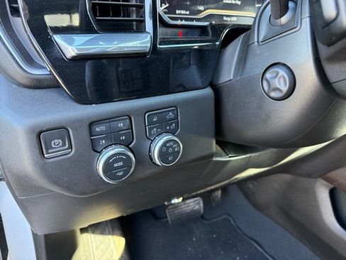 Used 2023 GMC Sierra 1500 SLT w/ SLT Convenience Package AWD/4WD image 18