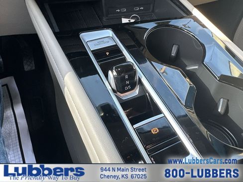 Used 2025 Volkswagen Atlas SE AWD/4WD image 19