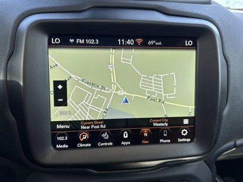 Certified 2023 Jeep Renegade Latitude w/ Sun/Sound Group AWD/4WD image 31