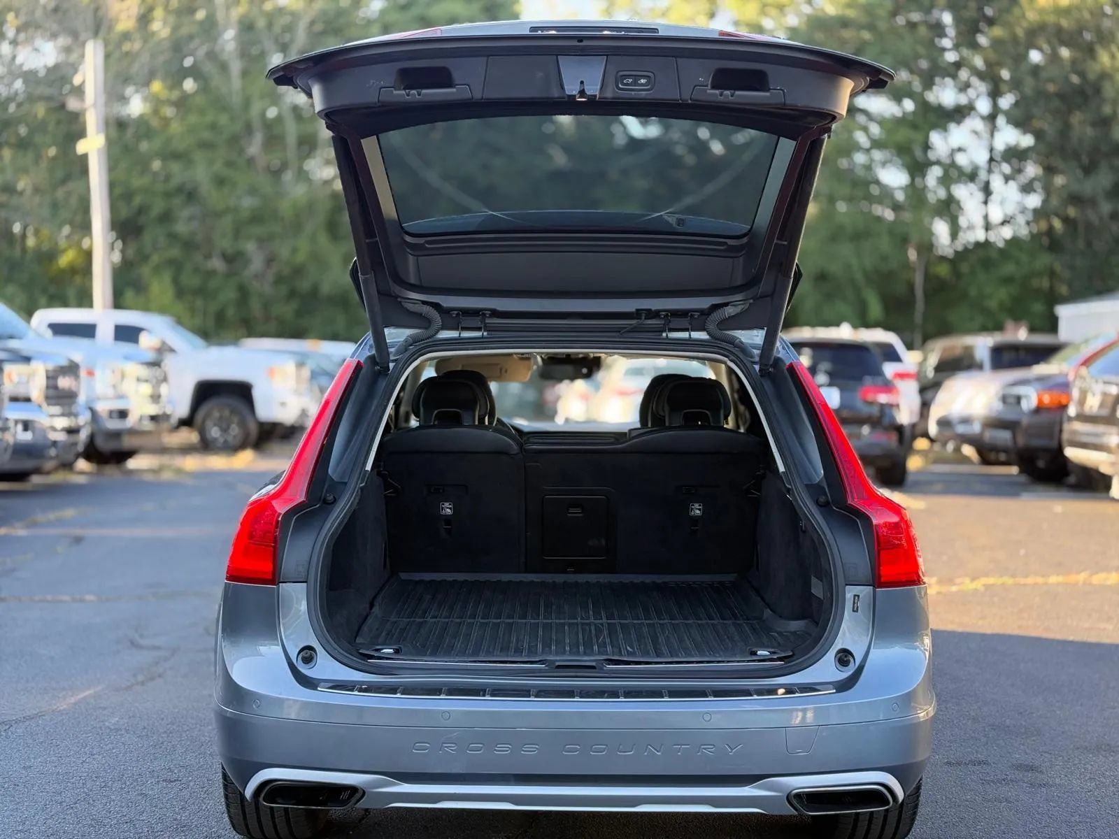 Used 2018 Volvo V90 T6 Cross Country w/ Convenience Package AWD/4WD image 7