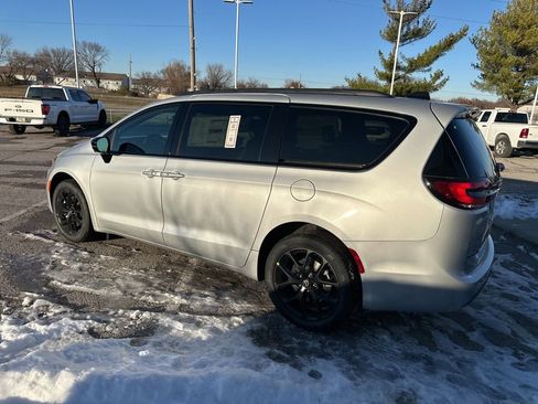 New 2026 Chrysler Pacifica Select image 20