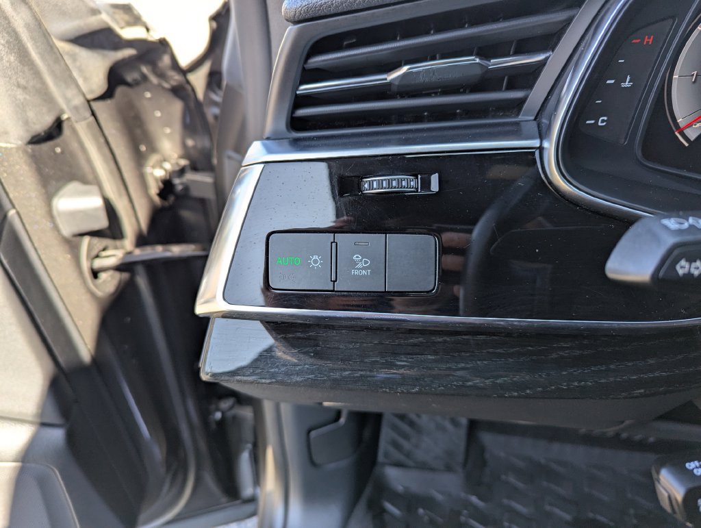 Used 2019 Audi Q8 Premium AWD/4WD image 15