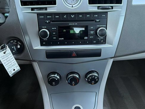 Used 2007 Chrysler Sebring Touring FWD image 31