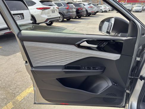 Used 2022 Volkswagen Taos S image 19