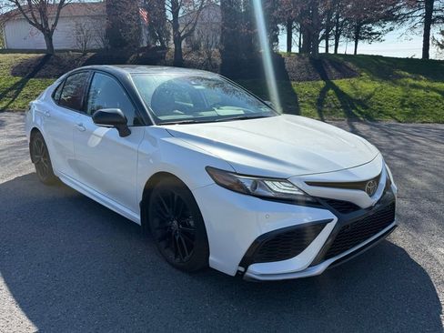 Used 2022 Toyota Camry XSE w/ Navigation Package image 1