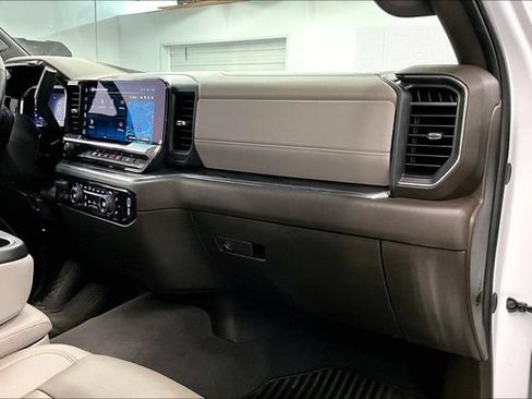 Used 2025 Chevrolet Silverado 3500 LTZ AWD/4WD image 19