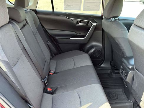 Used 2020 Toyota RAV4 XLE w/ Convenience Package AWD/4WD image 10