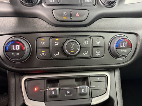 Certified 2024 GMC Terrain SLT AWD/4WD image 24
