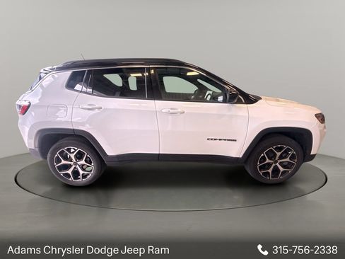 Used 2025 Jeep Compass Limited AWD/4WD image 5