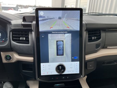 Used 2023 Ford Expedition Max Platinum image 26