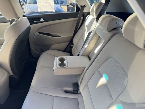 Used 2020 Hyundai Tucson SE image 18