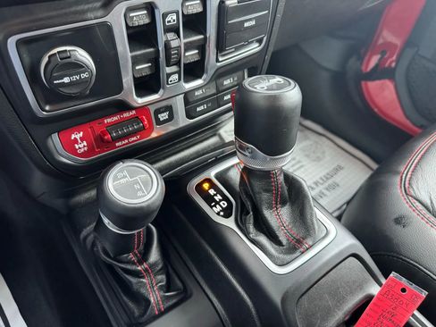 Used 2018 Jeep Wrangler Unlimited Rubicon image 35