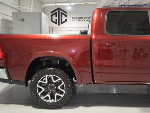 Used 2025 RAM 1500 Laramie AWD/4WD image 8