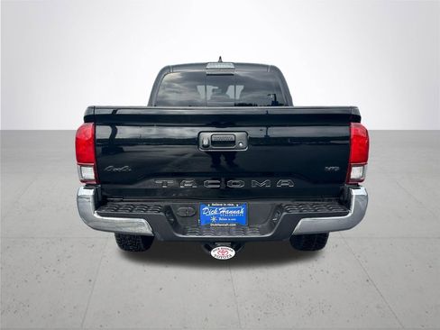Used 2023 Toyota Tacoma SR5 w/ Black Out Package (TMS) AWD/4WD image 8