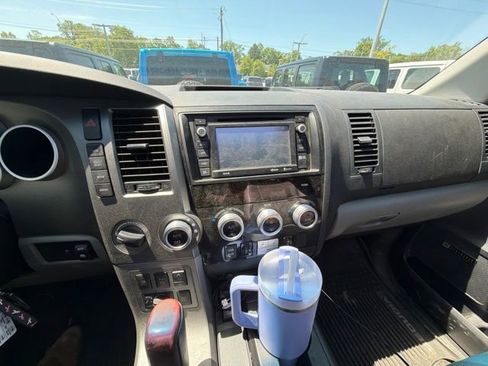 Used 2017 Toyota Sequoia Platinum AWD/4WD image 11