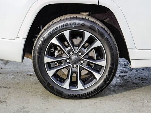 Used 2021 Jeep Grand Cherokee L Overland w/ Advanced Protech Group III image 12