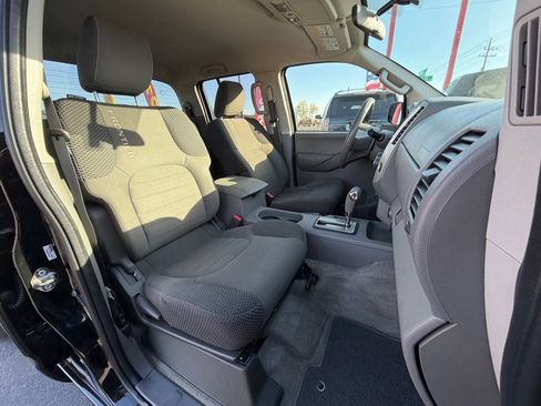 Used 2012 Nissan Frontier SV w/ Sport Appearance Pkg image 8