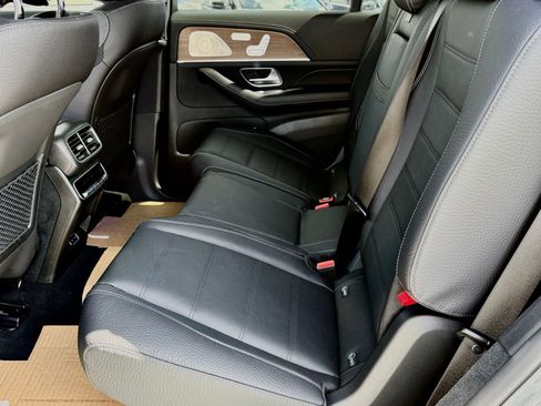 New 2026 Mercedes-Benz GLS 580 4MATIC image 28