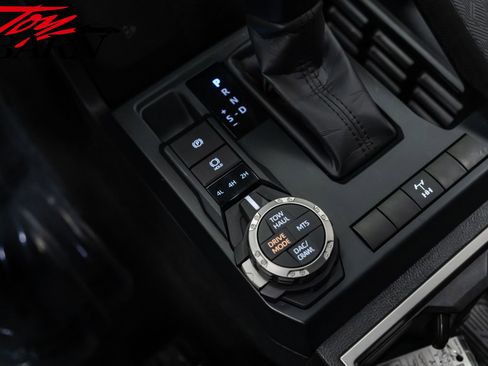 Used 2025 Toyota Tacoma TRD Off-Road image 41