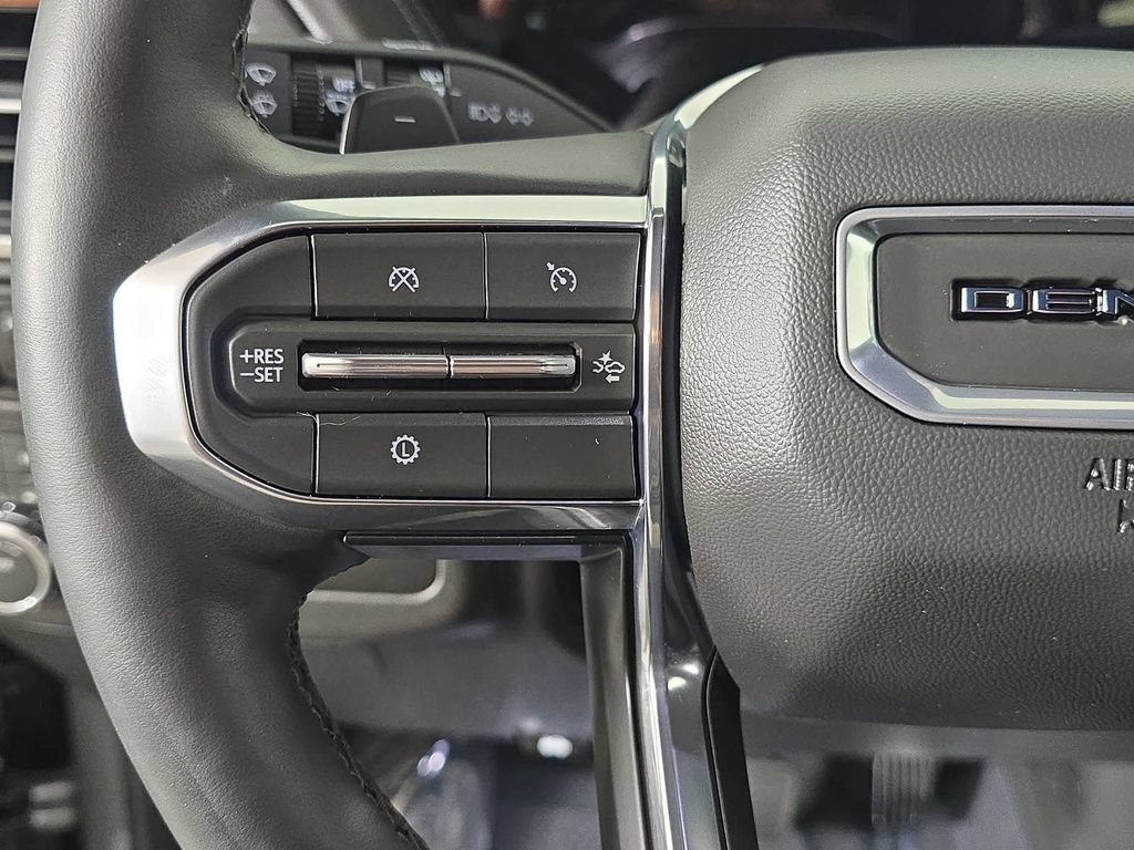 Used 2026 GMC Yukon XL Denali AWD/4WD image 13