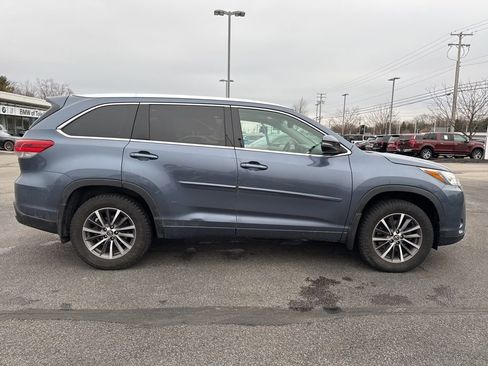 Used 2018 Toyota Highlander XLE image 24