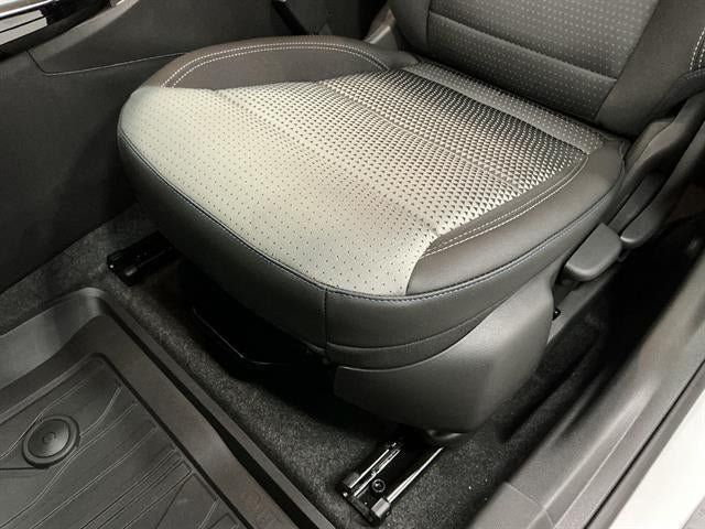 New 2026 Chevrolet Trax LT w/ LT Convenience Package FWD image 23