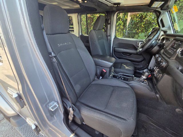 Used 2021 Jeep Wrangler Unlimited Sahara w/ Cold Weather Group AWD/4WD image 30